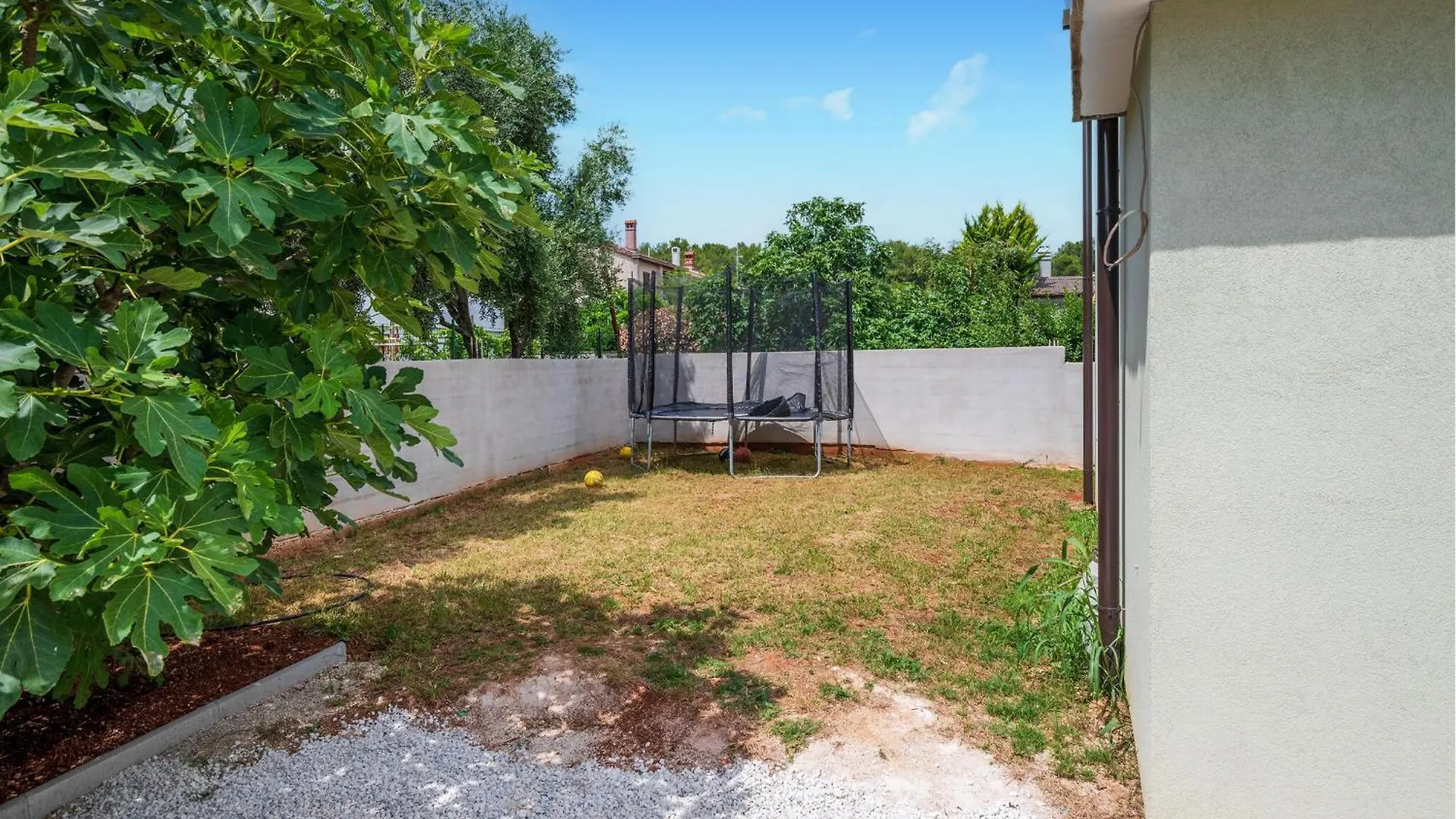 4 Bedroom Gorgeous Home In Pula 0*,