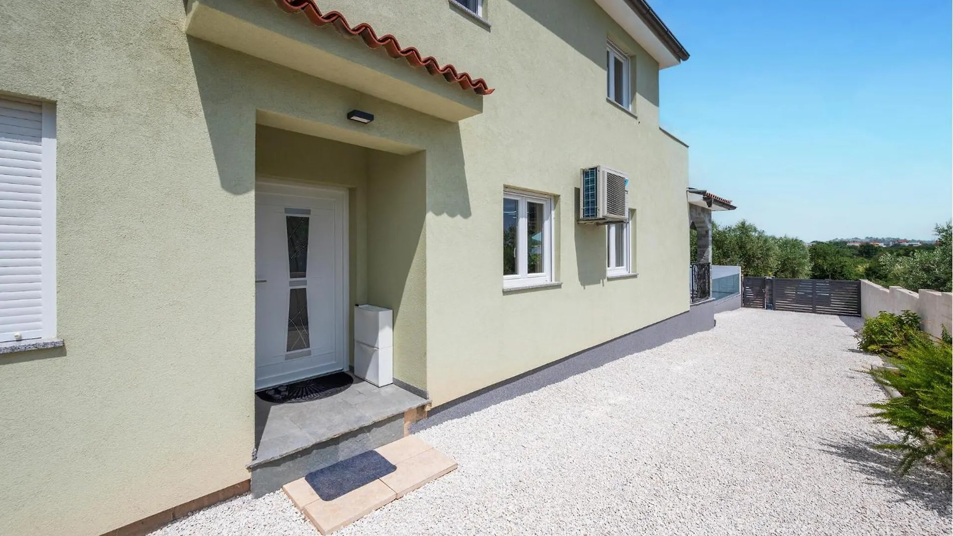 4 Bedroom Gorgeous Home In Pula