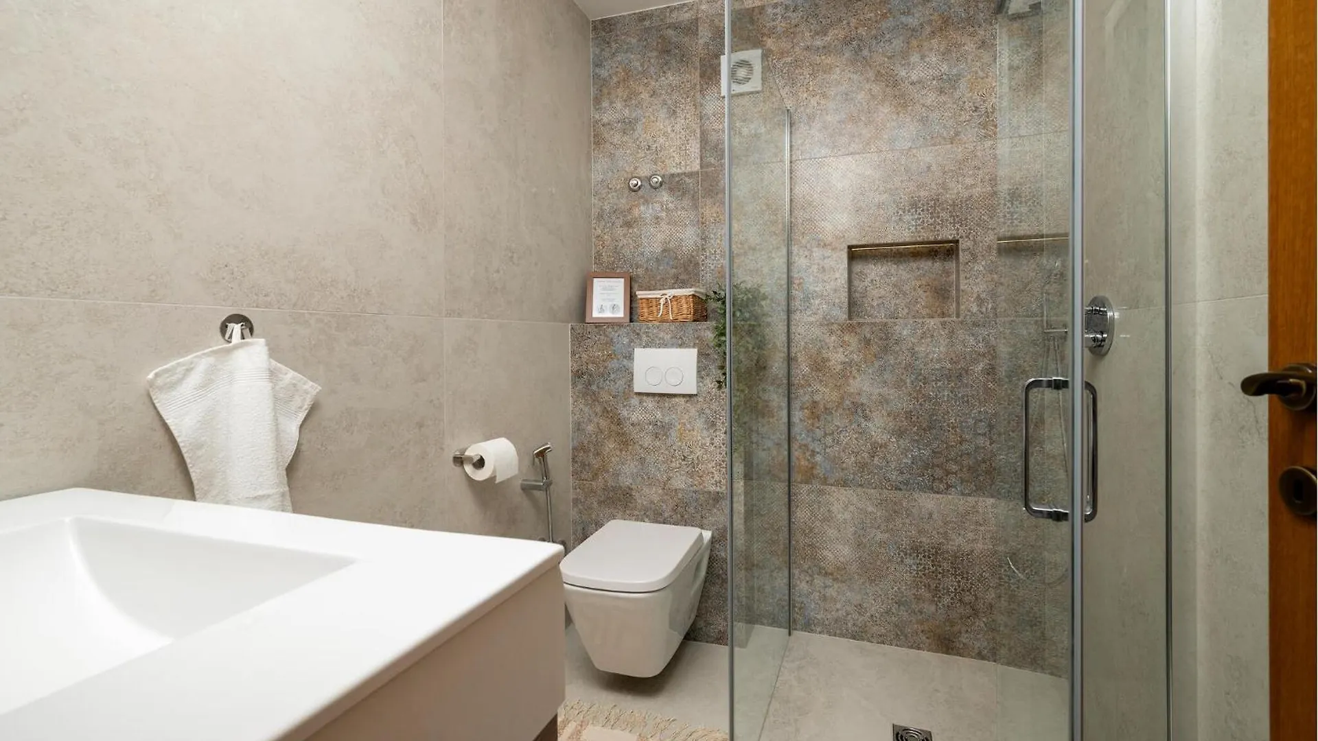 4 Bedroom Gorgeous Home In Pola