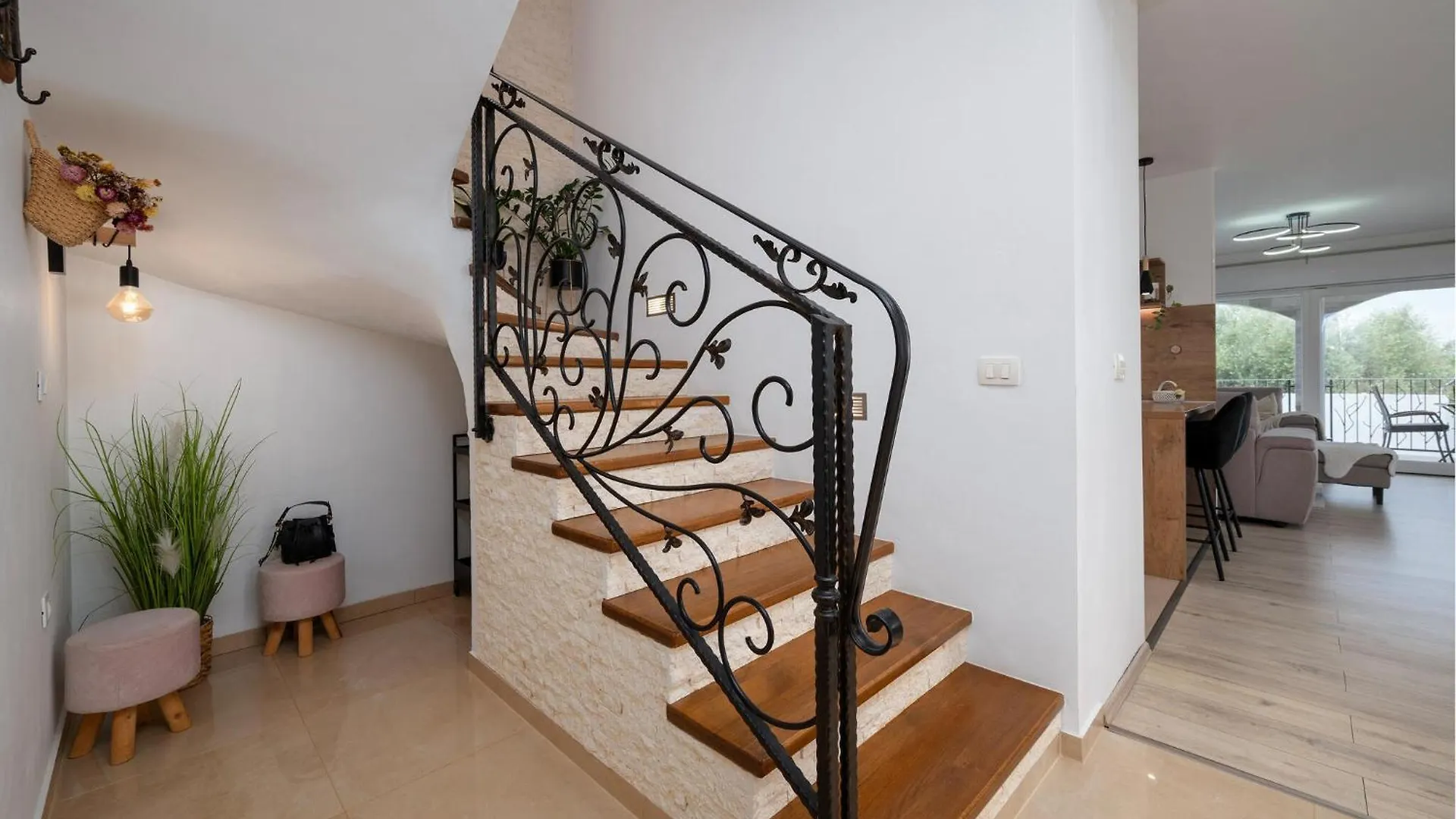 4 Bedroom Gorgeous Home In Pola Casa vacanze